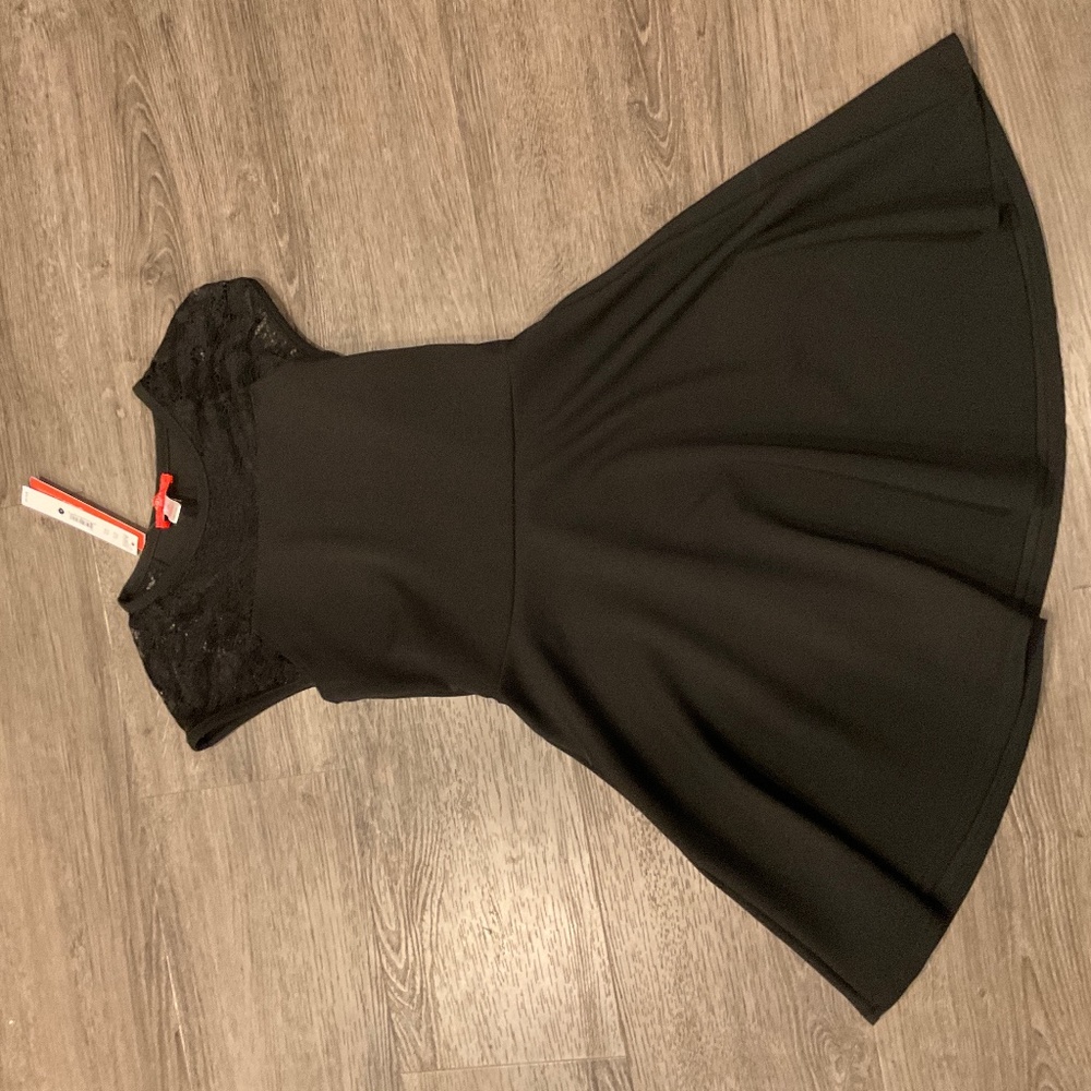 Girls dress with cap sleeves